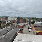 Comfy 2 Bedroom Flat Near Edinburgh City Center